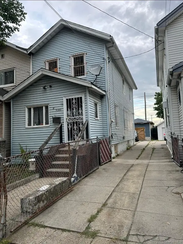 91-03 121st ST, Richmond Hill, NY 11418