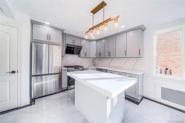7-15 College PL, College Point, NY 11356