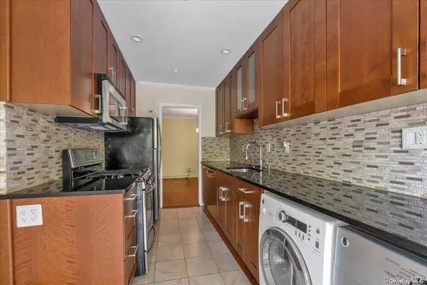 1205 E Broadway #F-13, Hewlett, NY 11557