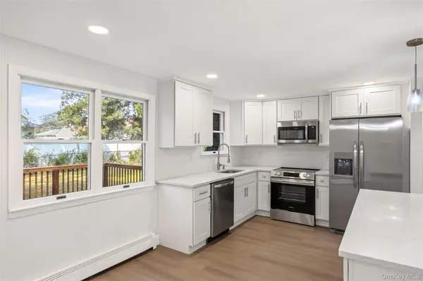 4991 Express DR, Lake Ronkonkoma, NY 11779