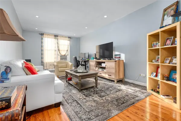 6730 Clyde ST #5T, Forest Hills, NY 11375