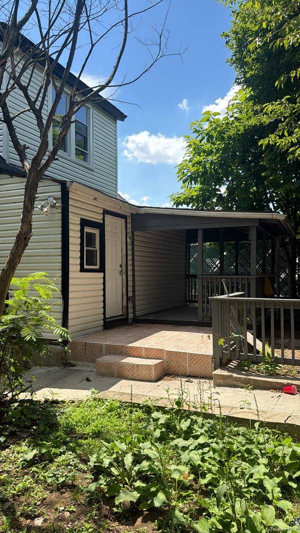 9 Roanoke ST, Yonkers, NY 10710