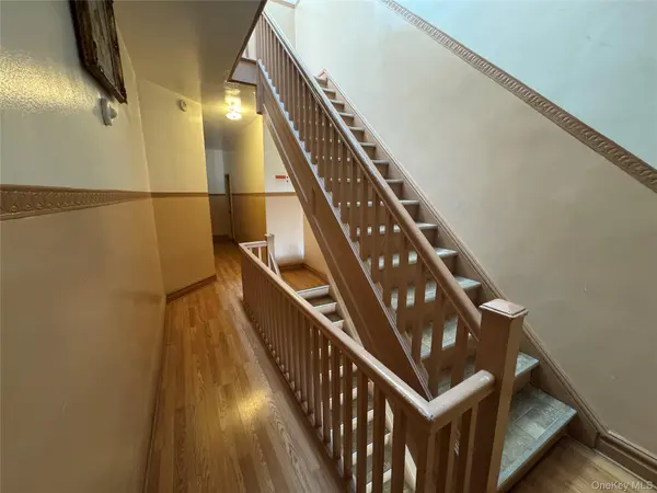 30-20 43rd ST, Astoria, NY 11103