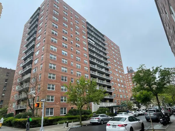 16010 89th AVE #15H, Jamaica, NY 11432