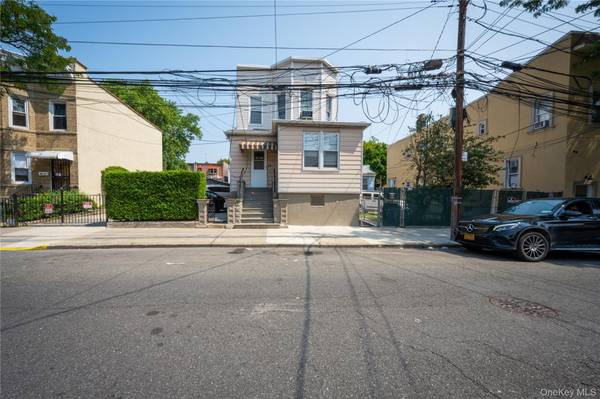 58-17-15 Penrod ST, Corona, NY 11368