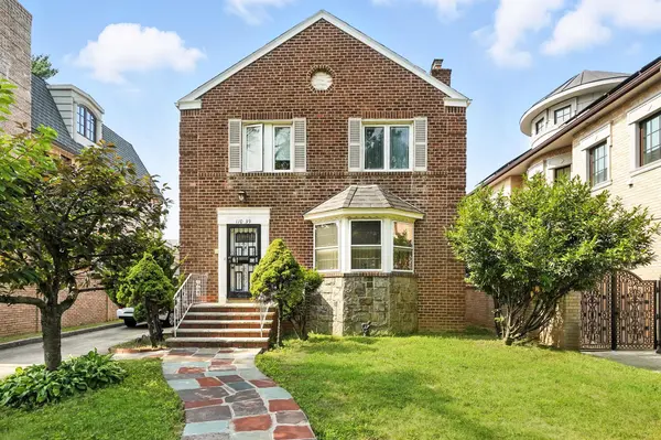 110-39 67 DR, Forest Hills, NY 11375