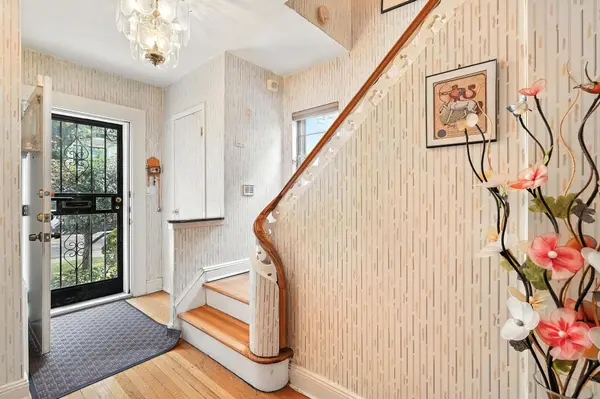 110-39 67 DR, Forest Hills, NY 11375