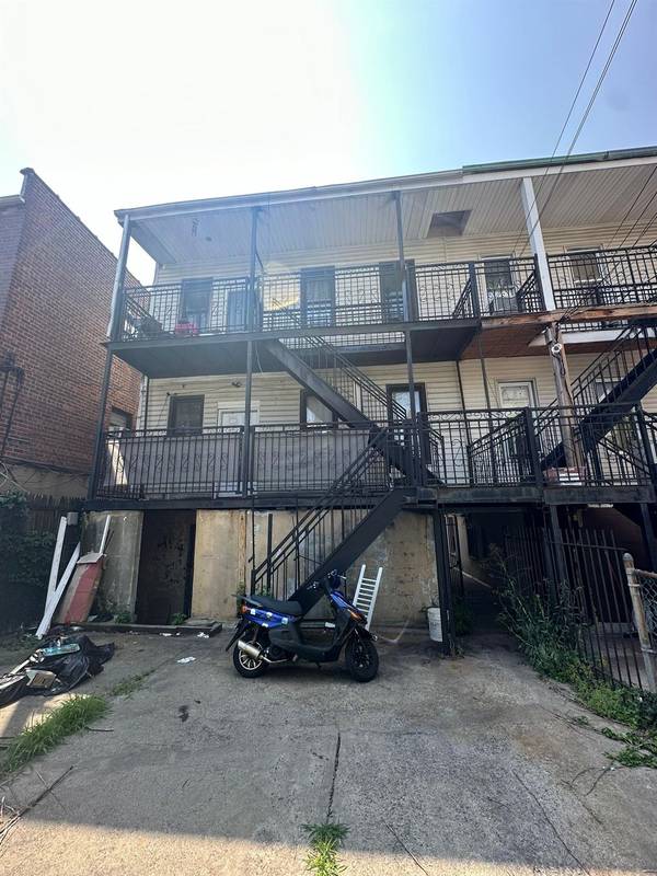1916 Barnes AVE, Bronx, NY 10462
