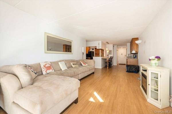 730 W Broadway #2J, Long Beach, NY 11561