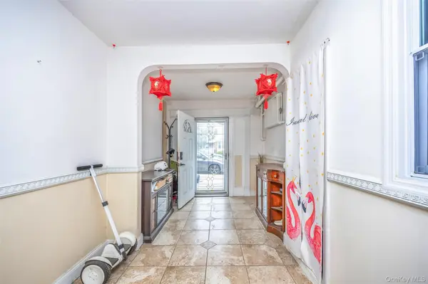8012 165th ST, Flushing, NY 11432