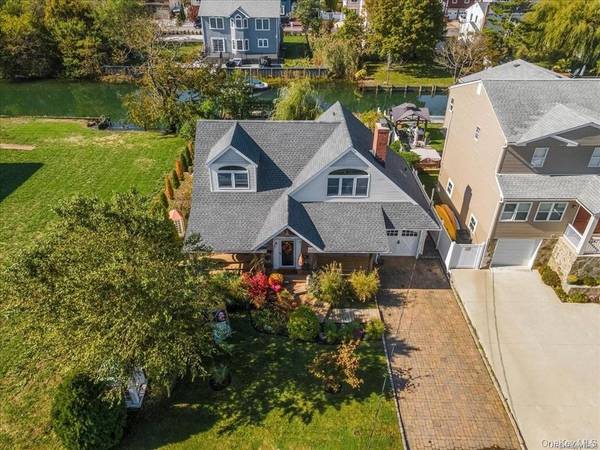 3442 Colony DR, Baldwin Harbor, NY 11510