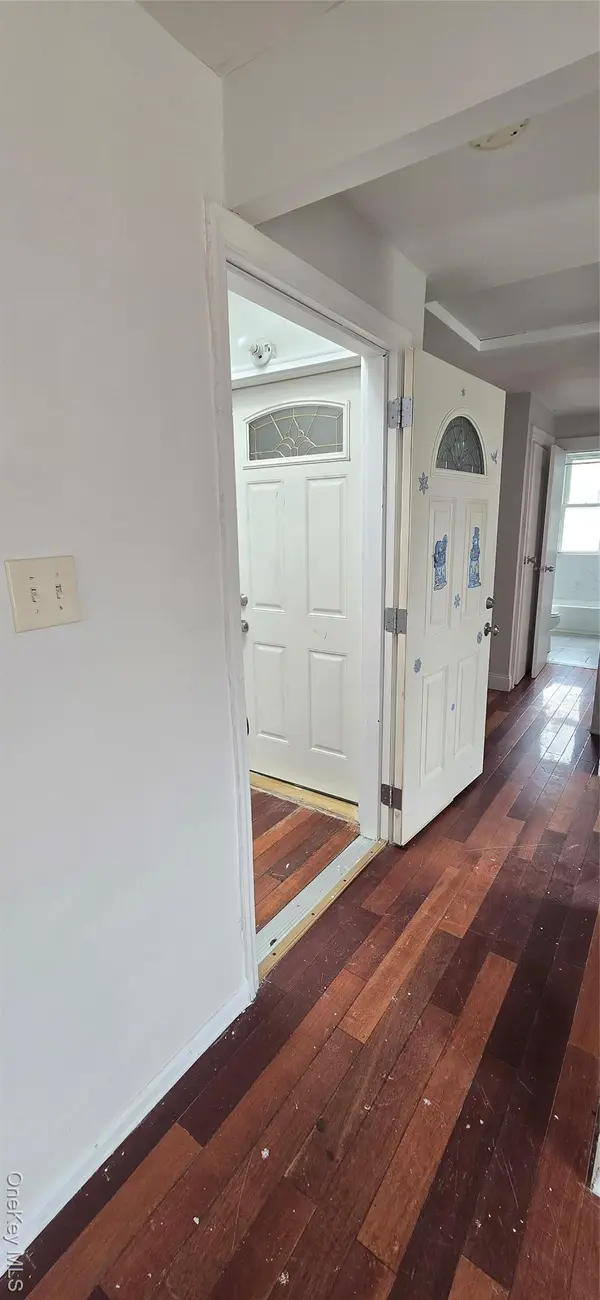 4607 79th ST, Elmhurst, NY 11373