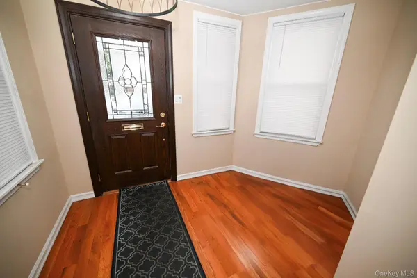 6062 Flushing AVE, Maspeth, NY 11378
