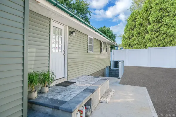 1010 Motor Pkwy, Central Islip, NY 11722