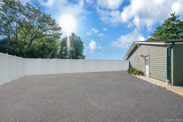 1010 Motor Pkwy, Central Islip, NY 11722