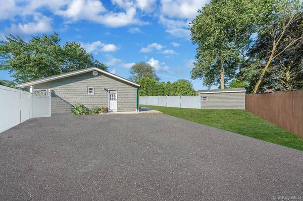 1010 Motor Pkwy, Central Islip, NY 11722