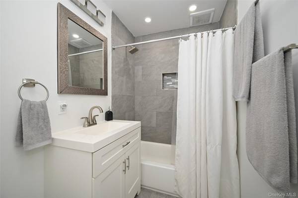 108-05 Astoria BLVD #1B, Astoria, NY 11369