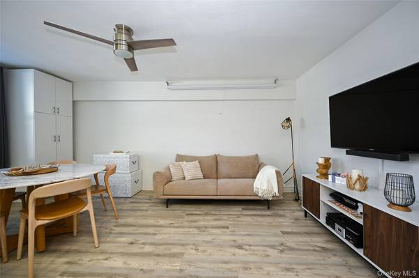 108-05 Astoria BLVD #1B, Astoria, NY 11369