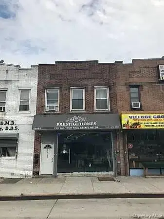 214-83 Jamaica AVE #2R, Queens Village, NY 11428