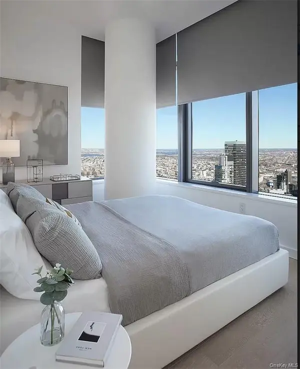 3 Court Square #6104, Long Island City, NY 11101