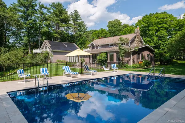26 CURRY LN, Hyde Park, NY 12538