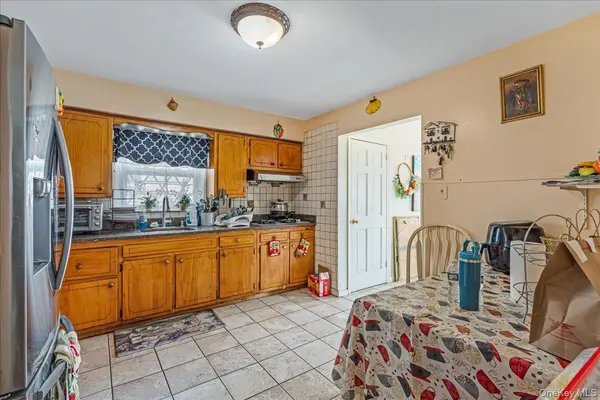 14426 229th ST, Springfield Gardens, NY 11413