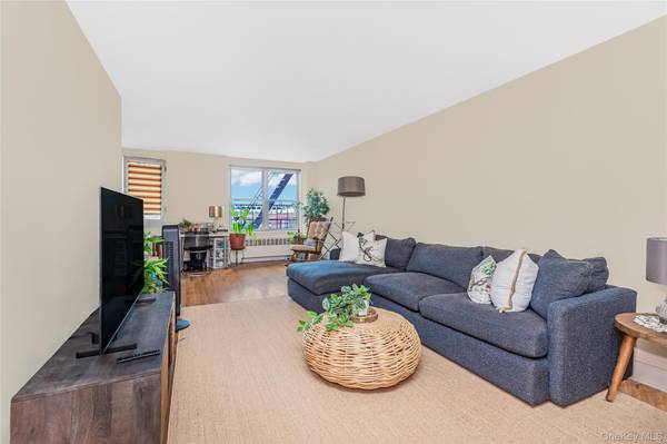 3201 Grand Concourse #2E, Bronx, NY 10468