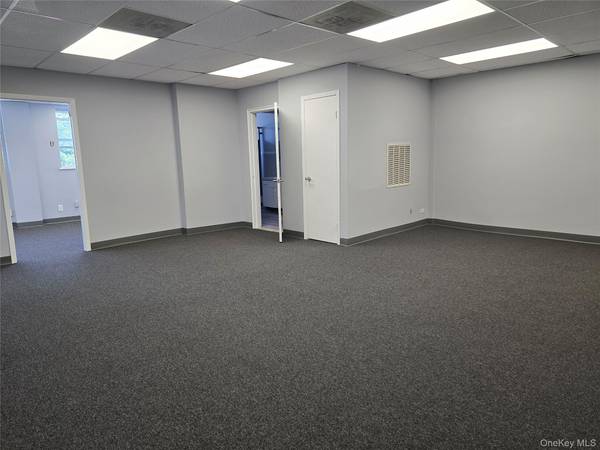 171 Deer Park AVE #3, Babylon, NY 11702