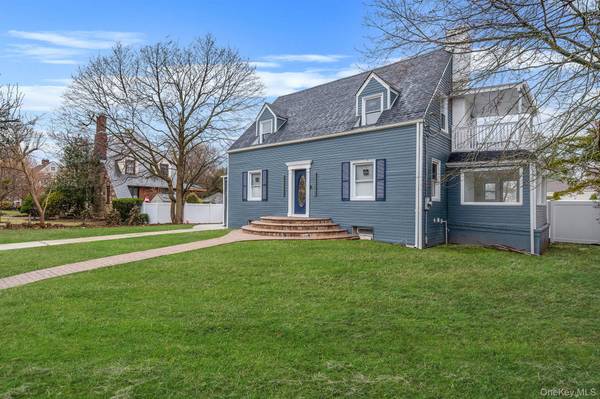 255 Moore AVE, Freeport, NY 11520