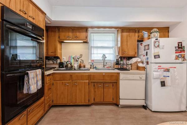 635 Hempstead AVE, West Hempstead, NY 11552