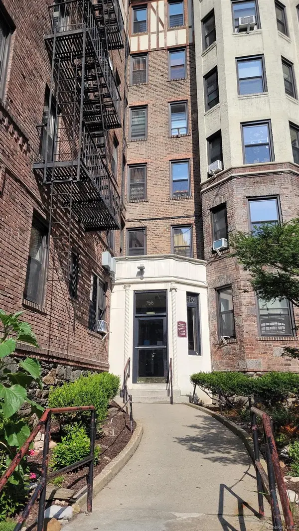 758 Brady AVE #411, Bronx, NY 10462