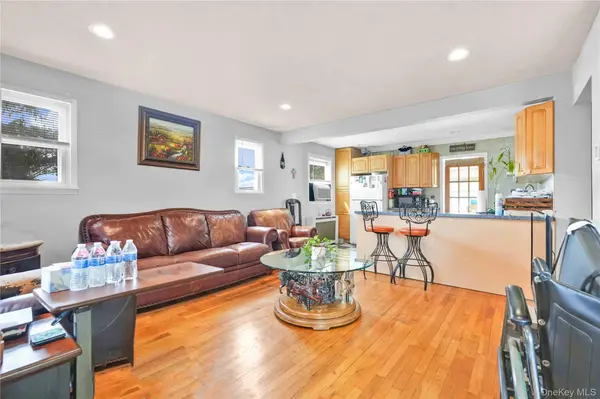 2347 Roosevelt AVE, East Meadow, NY 11554