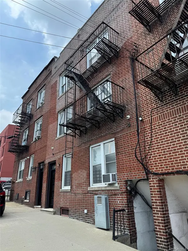 93 E 233rd ST, Bronx, NY 10470