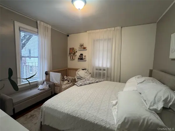 93 E 233rd ST, Bronx, NY 10470