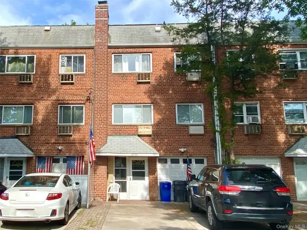 84-05 266th ST, Floral Park, NY 11001