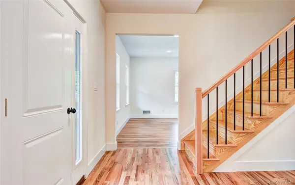 25 Tamarack DR, Newburgh, NY 12550