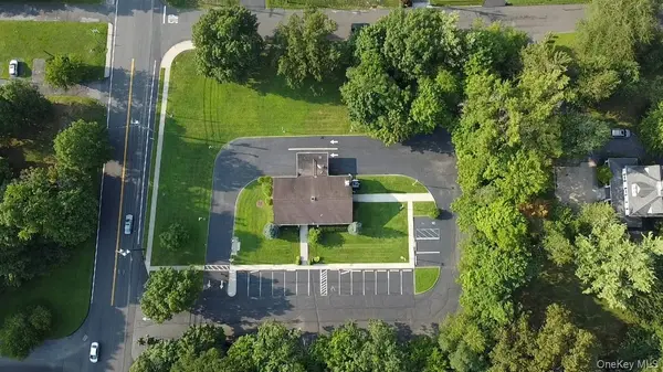 230 N Middletown RD, Pearl River, NY 10965