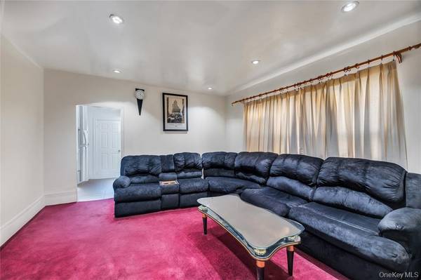10312 114th ST, Richmond Hill S., NY 11419
