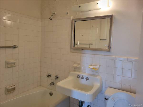 138-10 Franklin AVE #5H, Flushing, NY 11355
