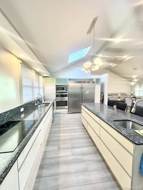 573 Fairway DR, Woodmere, NY 11598