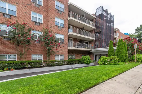 10 Ipswich AVE #Apt. 3I, Great Neck, NY 11021