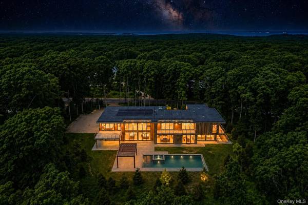 16 Arbor PATH, Amagansett, NY 11930