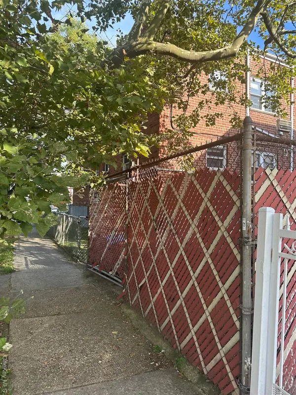 11702 227th ST, Cambria Heights, NY 11411