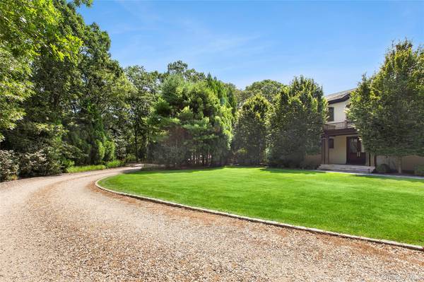 20 Devonshire LN, Amagansett, NY 11930