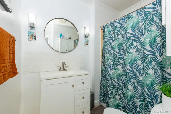 37-33 100th ST, Corona, NY 11368
