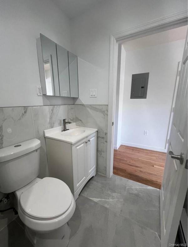 718 Rosedale AVE, Bronx, NY 10473