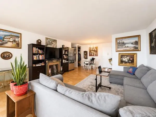 26910 Grand Central Pkwy #17Y, Floral Park, NY 11005