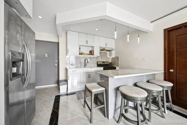 7425 43rd AVE #3A, Elmhurst, NY 11373