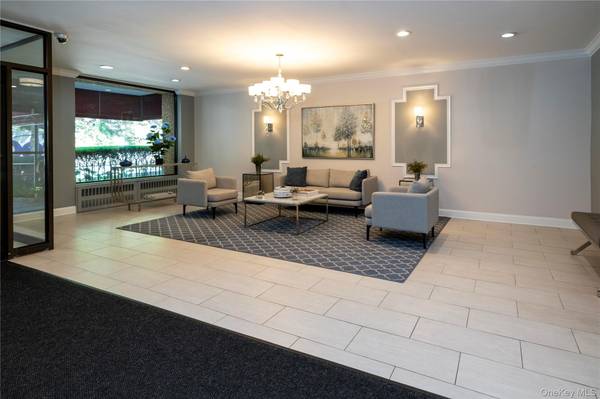 200 Diplomat DR #8B, Mount Kisco, NY 10549