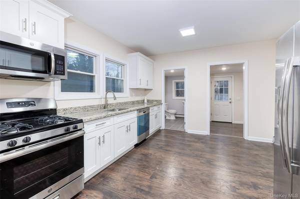 30170 Main RD, Cutchogue, NY 11935